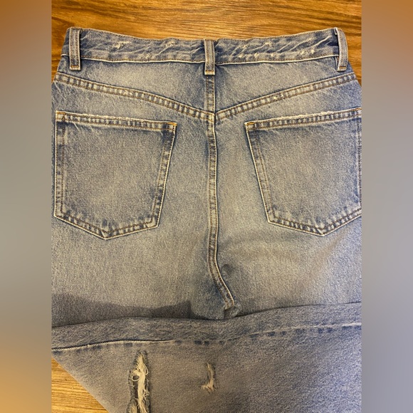 Zara Distressed Relaxed Jeans size 8 NWOT - Picture 11 of 12
